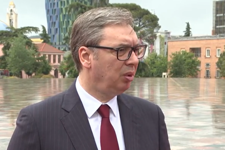 Vučić u Tirani: Verujem da postoji šansa da ponovo probudimo nadu u evropsku budućnost (VIDEO)