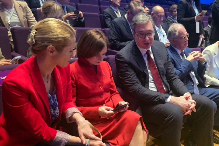 Oglasio se Vučić: Dobar razgovor o strateškim pitanjima koja oblikuju evropsku budućnost i o tome kako da očuvamo mir (FOTO)