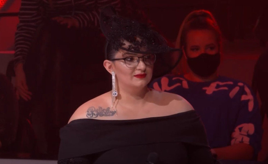 "Bila je u komi posle pada sa krova" Pevačicinoj ćerki bio ugrožen život: Još uvek je pod rizikom