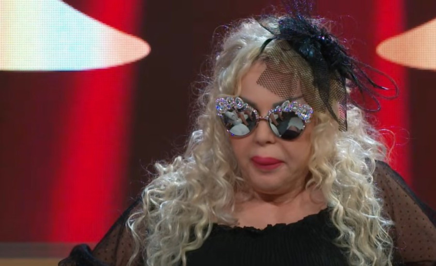 "Tražila sam da otvore sanduk!" Pevačica sahranila sina, pa se ovako oprostila od njega