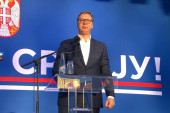 Vučić: Nadam se da će razgovor sa Makronom dati nadu da možemo mirnije da čekamo zimu