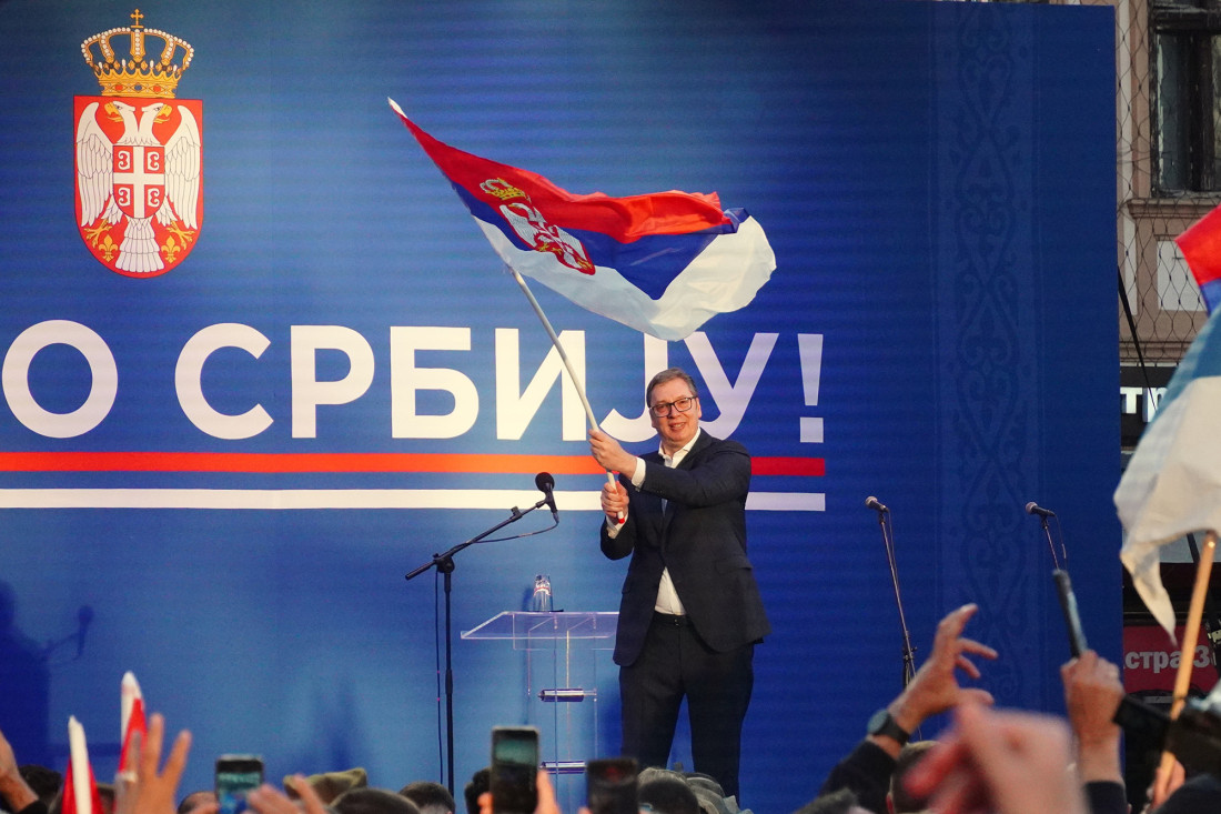 Uz Vučića jedino zastava Srbije: Barjak kojim se svi ponosimo! (FOTO)