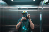 Ogledalo u liftu nije tu zbog selfija i popravljanja frizure: Evo čemu zaista služi!