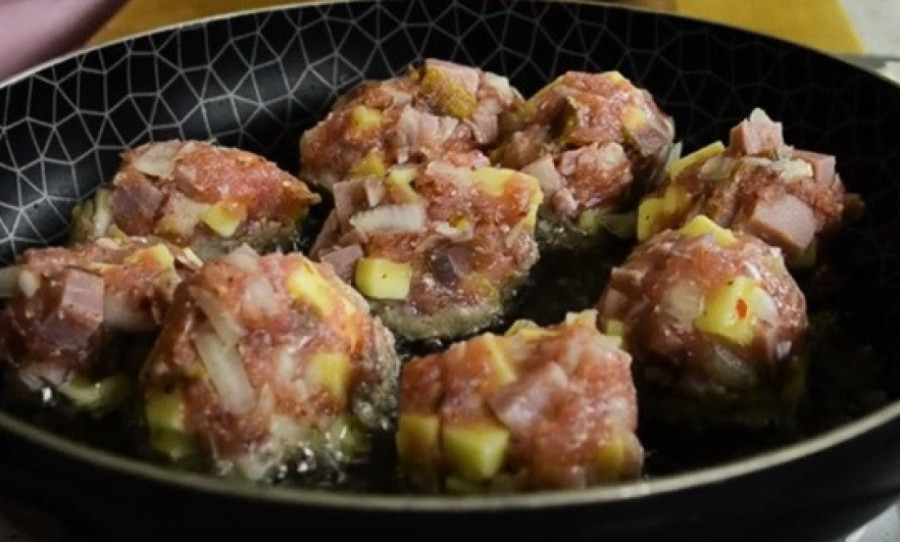 Recept dana: Roštiljski uštipci su garantovano bolji od ćevapa i pljeskavica jer imaju dva tajna sastojka koja im daju šmek