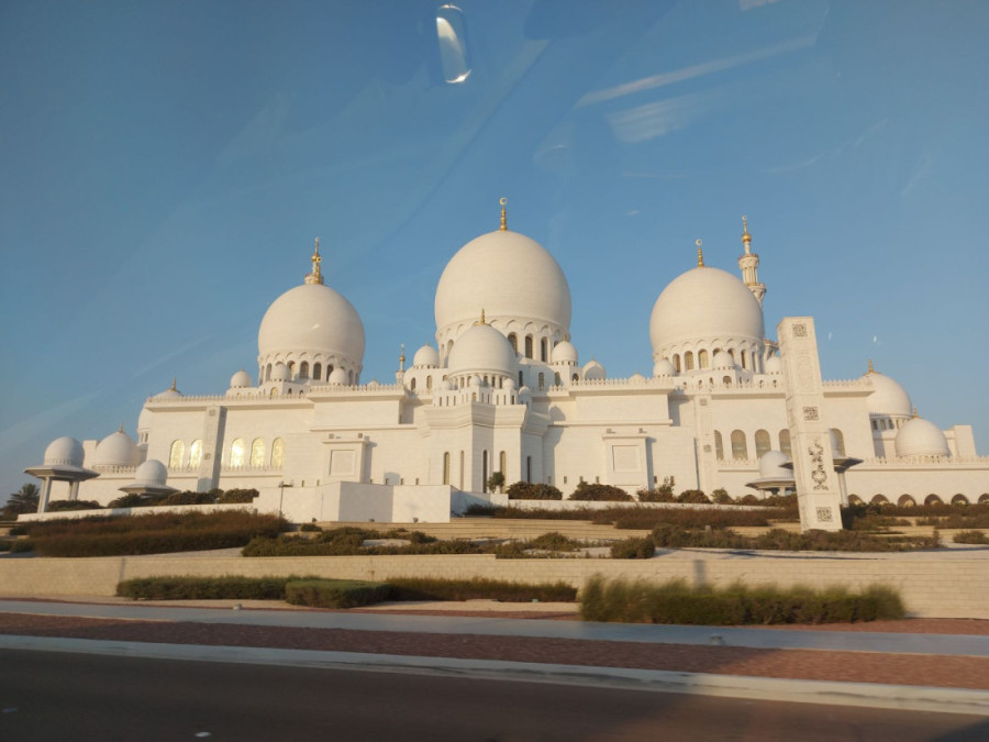 Naslovne strane dnevnih novina: Prelistavanje štampe za 2. mart 2026. godine