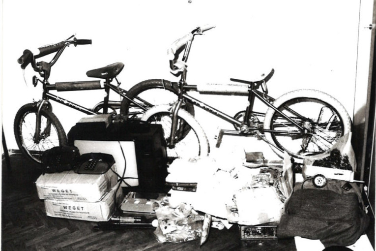 Buvljak, veza i "malo ispod cene": Ovo se kralo 90-ih, a vredelo kao zlato (EKSKLUZIVNA FOTOGRAFIJA)