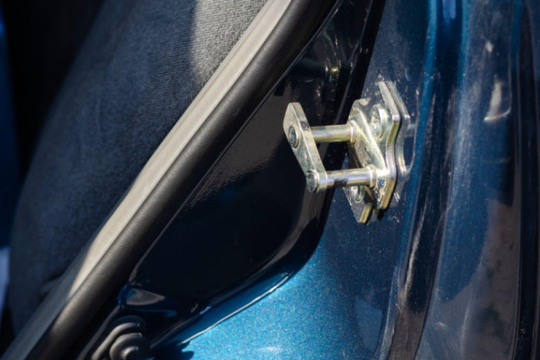 Evo šta je skrivena funkcija dela automobila, koji viđate svaki dan