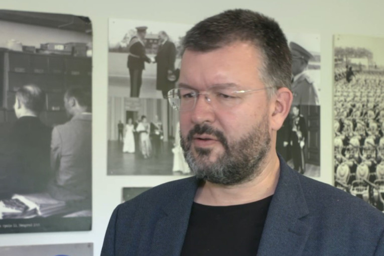 Blokaderka za psihijatriju! Zgubidanka urlala na policiju! (VIDEO)