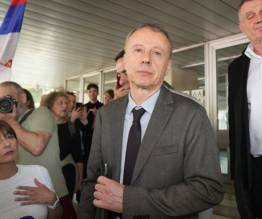S jedne strane Srbija budućnosti, s druge Srbija prošlosti, podela, svađa, sukoba (VIDEO)