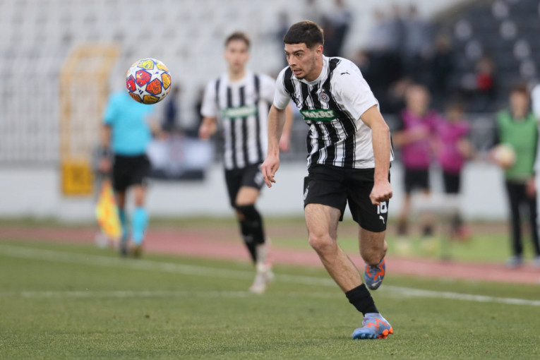 Partizan uveliko radi na pojačanjima: Krilni napadač potpisao ugovor sa crno-belima!