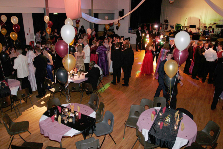 Na maturu bez automobila: U važnoj kampanji Agencije za bezbednost saobraćaja učestvovaće više od  10.000 maturanata!