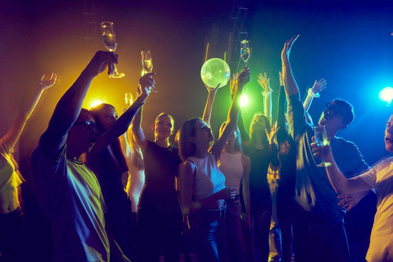 Droga i alkohol razorili mlade na rejvu: Nemačka Hitna pomoć na ivici pucanja!