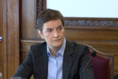 Srđana Milivojevića izgleda zanimaju samo hrana i toalet! Ana Brnabić zapušila usta demokrati! (VIDEO)
