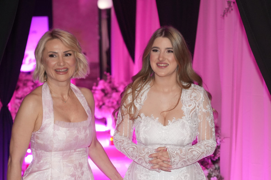 "Lena je slušala da joj se majka j**e sa kumom" Miljana Kulić urnisala Ivana!