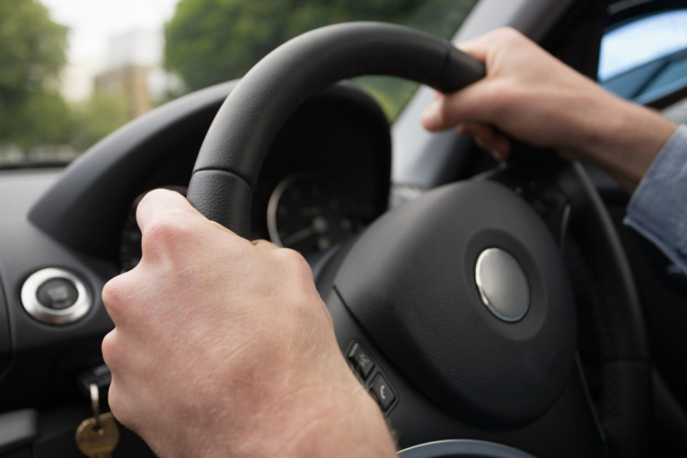 Biće vam od koristi kada vam najviše treba: Više od polovine vozača ne zna čemu služi ovaj simbol u automobilu