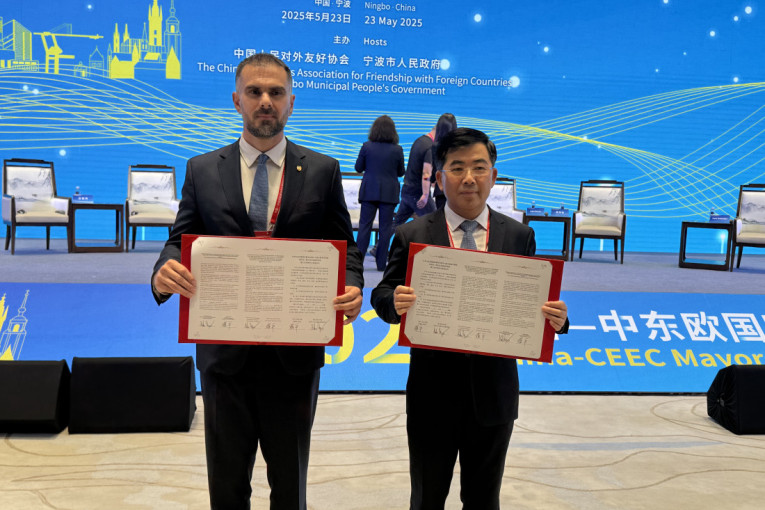 Mićin na forumu u Kini: Novi Sad veliki potencijal, već potpisan sporazum (FOTO)