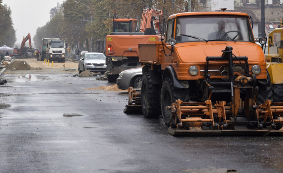 Sudar na auto-putu kod Kovilja! Dva automobila se zakucala u kamion! (FOTO)