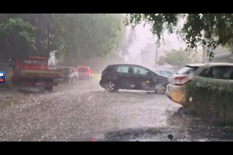 Nevreme se sručilo na ovaj grad u Srbiji! Vetar lomio grane, padali komadi leda (VIDEO)