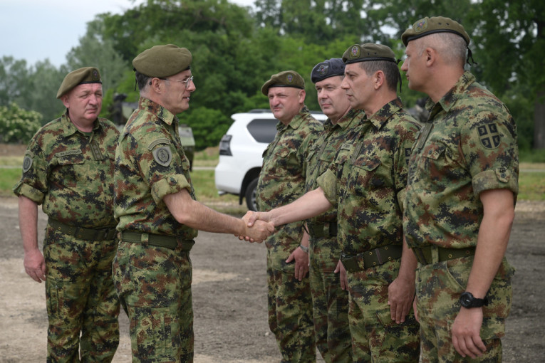 Mojsilović obišao Centar za ispitivanje naoružanja i vojne opreme "Nikinci"
