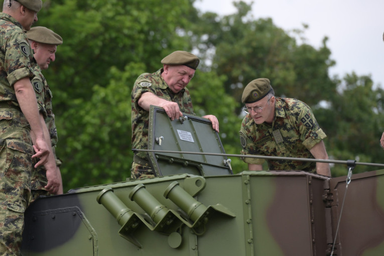 Mojsilović obišao Centar za ispitivanje naoružanja i vojne opreme "Nikinci"