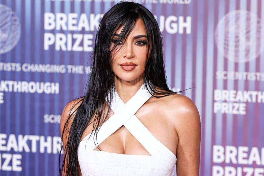 Kim Kardašijan obukla ćerku (12) u korset i mini suknju: "Izgleda kao da ima 30 godina"