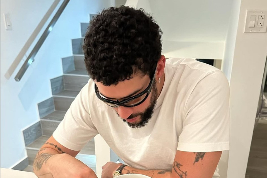 "Loš, loš zeka": Pevač objavio fotku u gaćama i svi zumiraju ovaj deo njegovog tela!