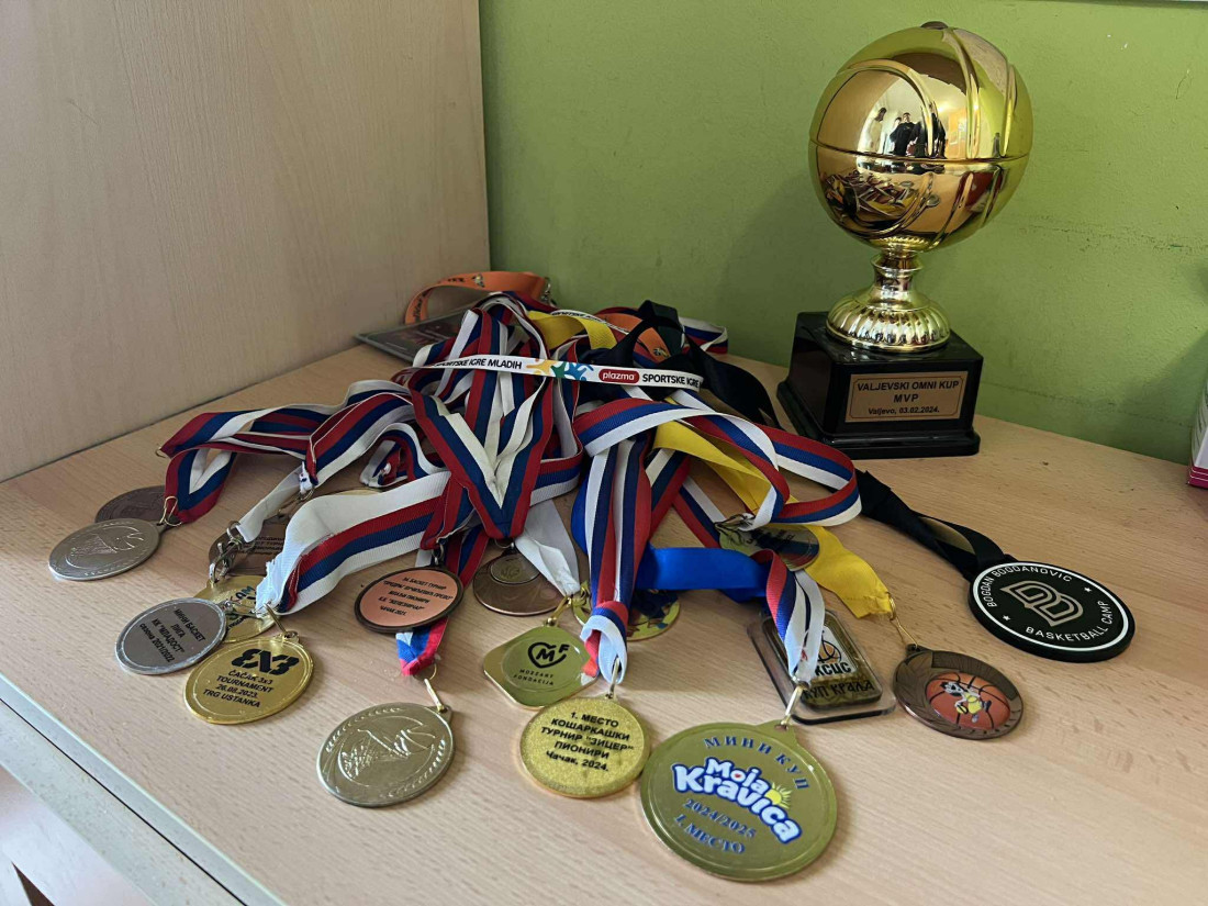 Nebrušeni košarkaški  biser iz Čačka oduševio Srbiju: Pavle (14) najbolji strelac pionirskog prvenstva, trenira svaki dan i sanja NBA