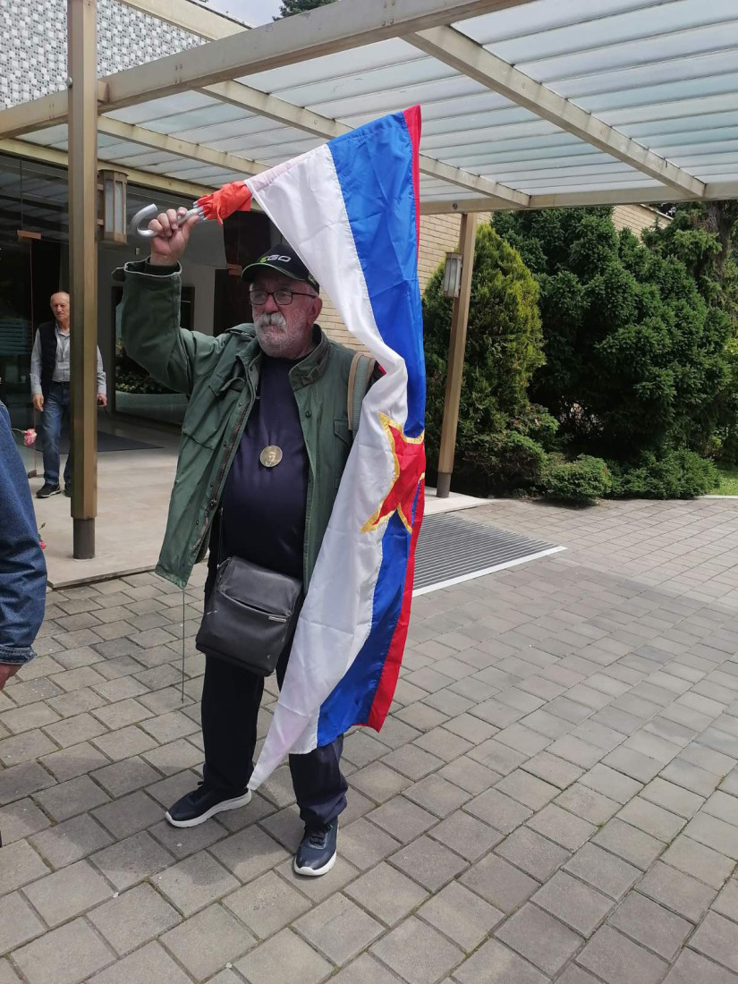 Neverovatna scena u Kući cveća: Mladi danas salutirali i zaklinjali se Titu! Da li pioniri opet koračaju Srbijom? (FOTO/VIDEO)