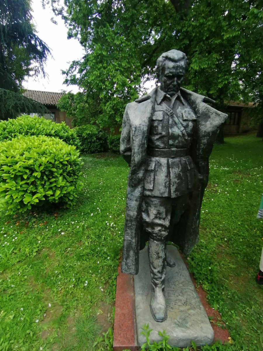 Neverovatna scena u Kući cveća: Mladi danas salutirali i zaklinjali se Titu! Da li pioniri opet koračaju Srbijom? (FOTO/VIDEO)