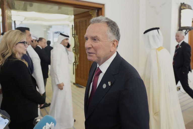 I golf može da bude opasan: Trampovog čoveka za pregovore sa Putinom ujeo labud (FOTO)