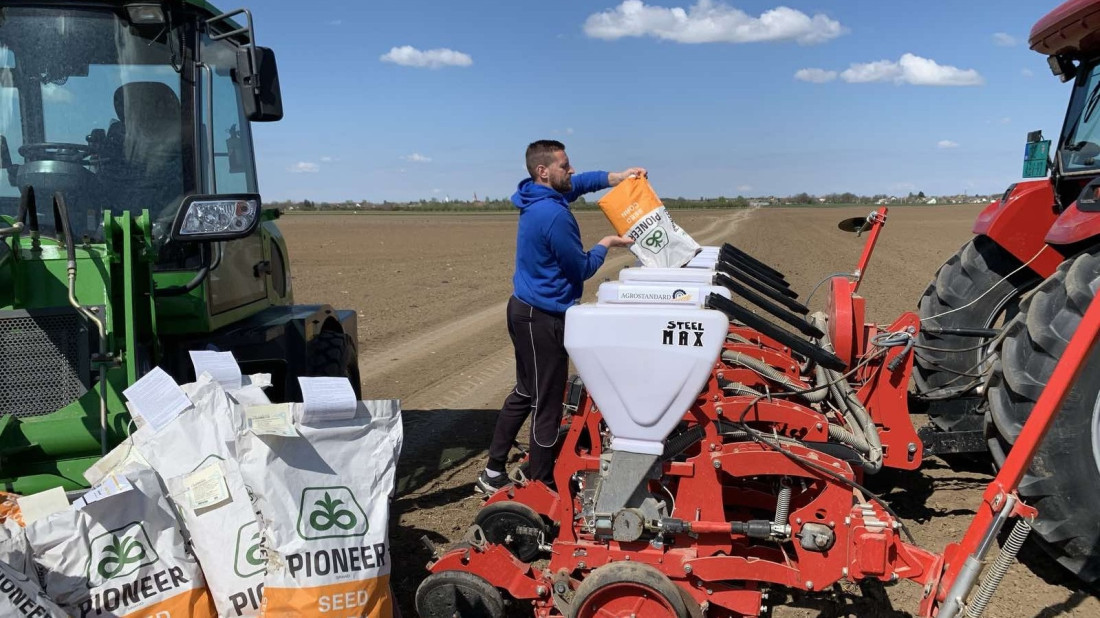 Sava iz Deronja - kralj lubenica: Na selu sa porodicom obrađuje preko 100 hektara (FOTO)