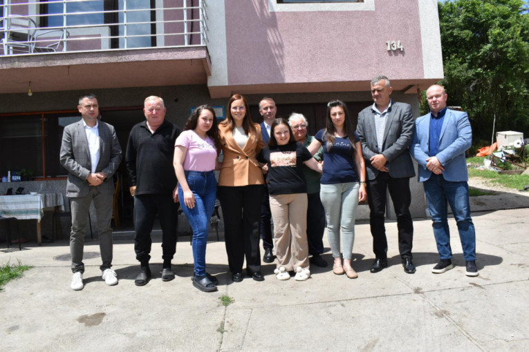 Pavkov u Zaječaru: Zamenom kotlarnice u školi unapređen kvalitet vazduha za đake, podrška obezbeđena i za zamenu ložišta u domaćinstvima