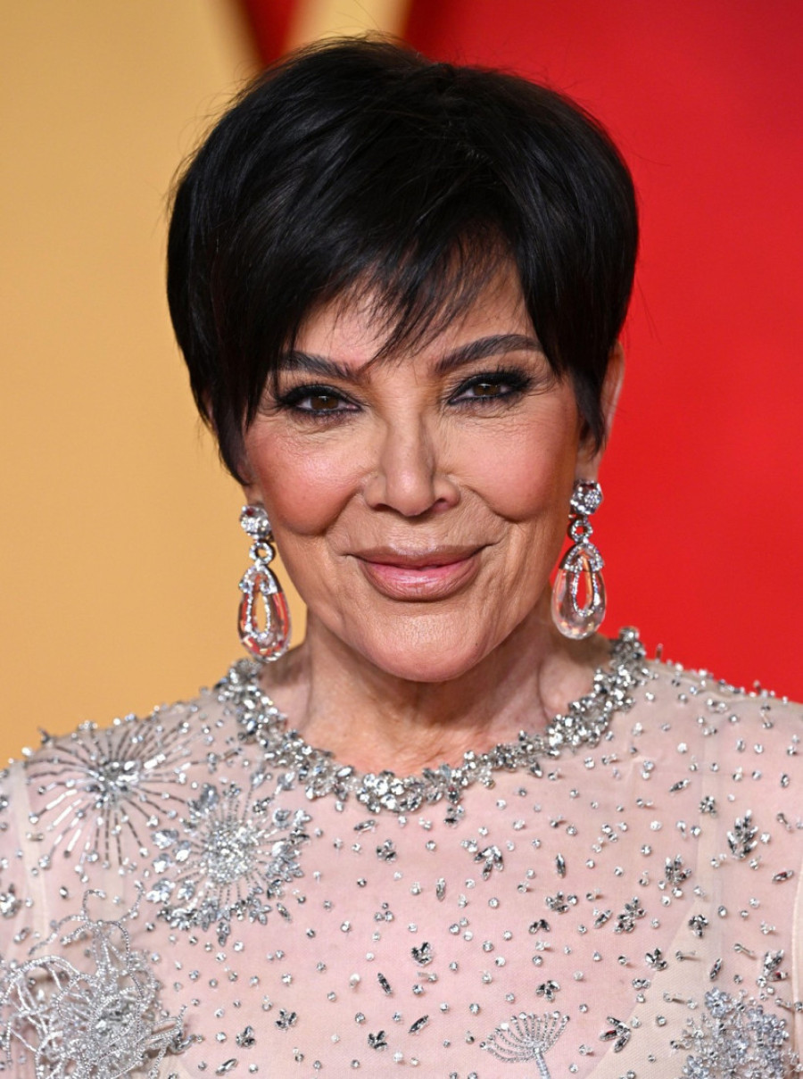 Šokantna transformacija Kris Džener postala viralna: Zna se ko je hirurg, ali i šta je sve radila da na pragu 70. izgleda kao ćerke (FOTO)