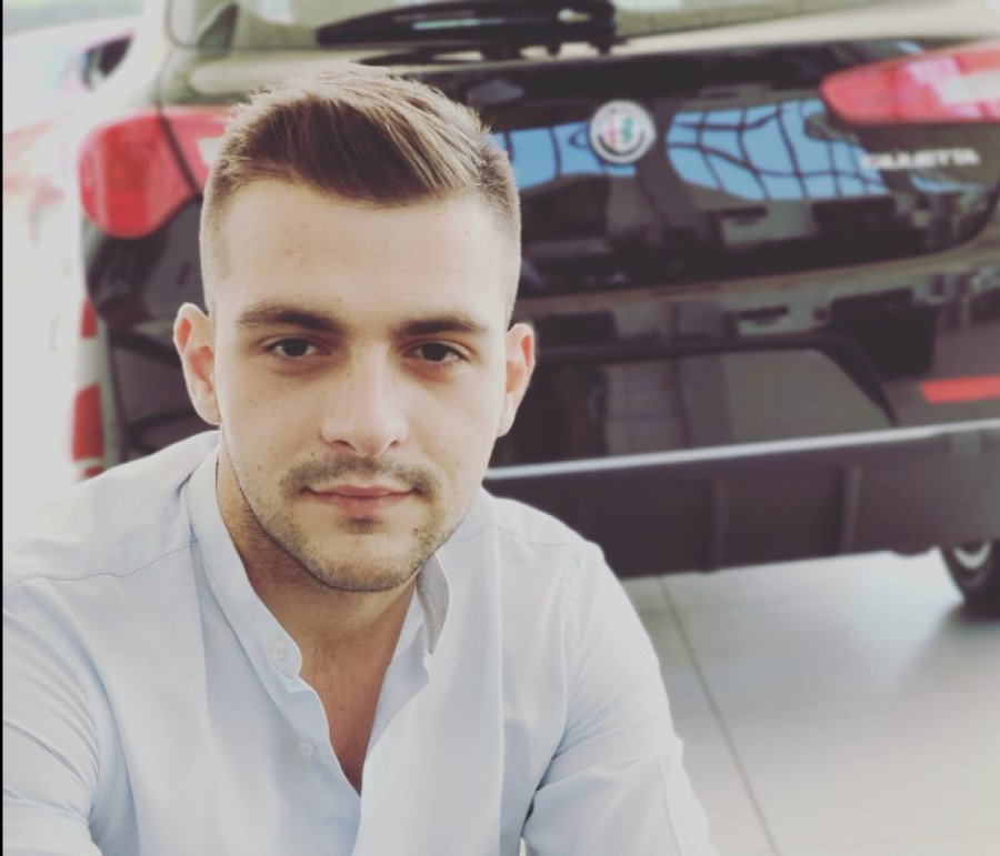 Ovo je mladić koji se utopio na Lefkadi: Prijateljima pre nego što je zaronio uputio ove reči (FOTO)