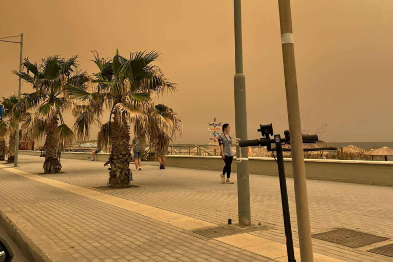 Sahara protutnjila Evropom: Ovaj deo Grčke pretvorio se u "pustinju", a slike svedoče o tome (FOTO)