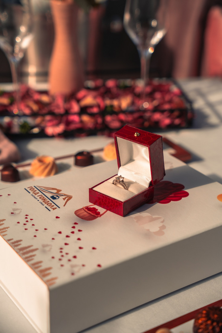 Zlatna gondola na zlatnoj planini