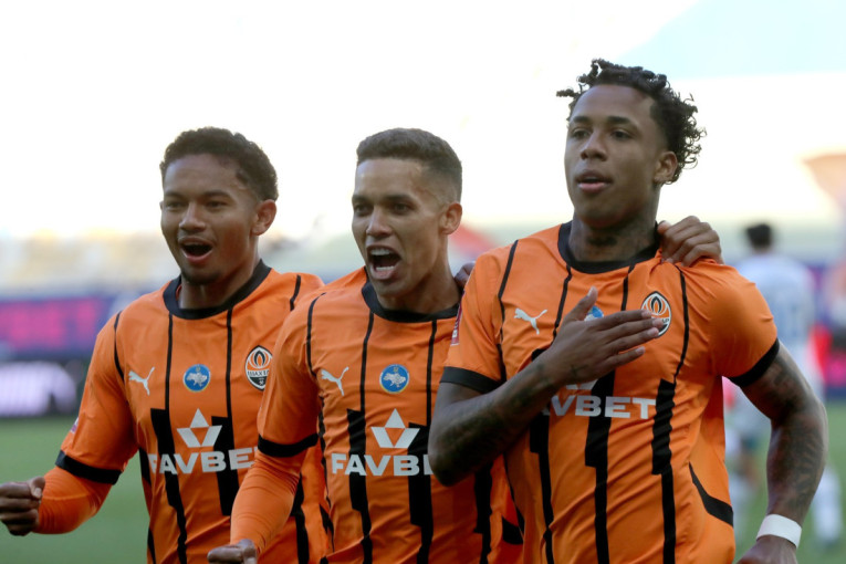 Šahtjor ima novog trenera: Slavni fudbaler Atletika i Barselone stigao u Ukrajinu! (FOTO)