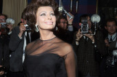 Isti osmeh koji je očarao svet pre 60 godina: Osvanule najnovije fotografije Sofije Loren (FOTO)