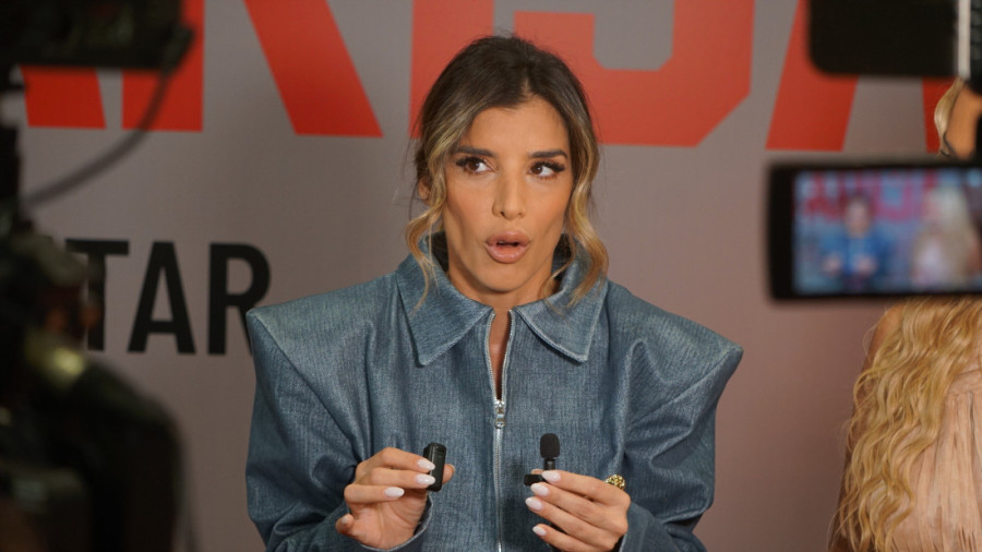 Jovana Pajić u provokativnom bikiniju mami uzadhe: Svi gledaju u njeno poprsje (FOTO)