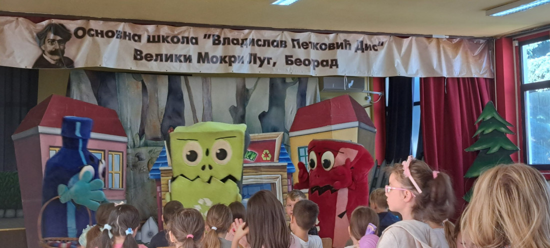 Najmlađi Zvezdarci recikliraju sa "Čistoćinim" Reciklosaurusima