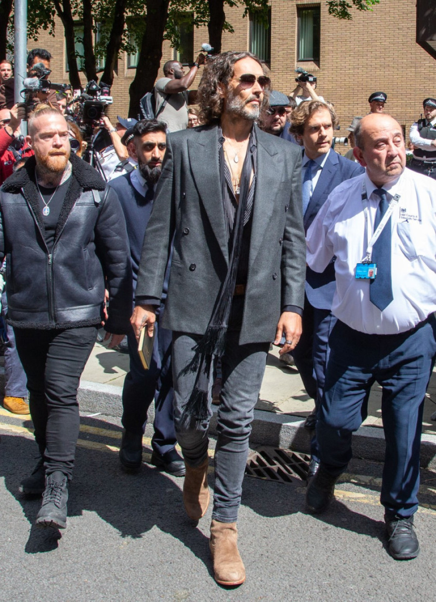 Ročište Rasela Brenda trajalo čitavih 10 minuta: Evo šta je sve rekao za to vreme!