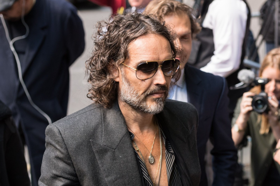 Ročište Rasela Brenda trajalo čitavih 10 minuta: Evo šta je sve rekao za to vreme!