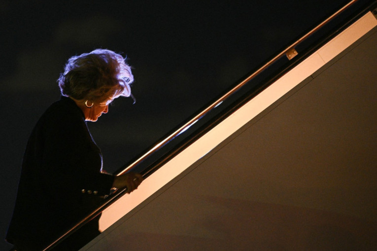 Skandal u Beloj kući! Šefica kabineta u centru, prevarant uspeo da nasamari nekoliko ljudi