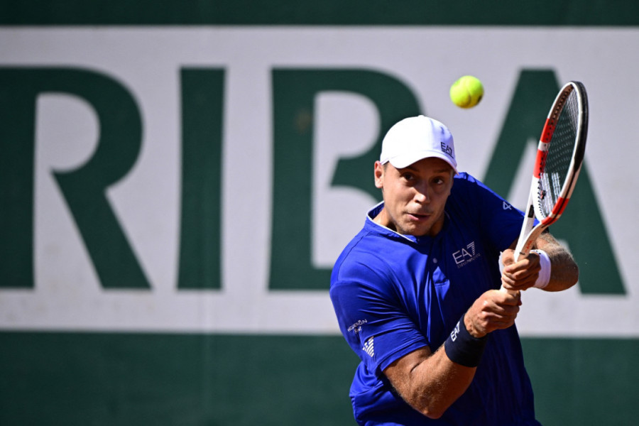 Roviti Međedović nije imao šansu! Altmajer iskoristio sve poklone i izbacio Srbina sa Rolan Garosa!