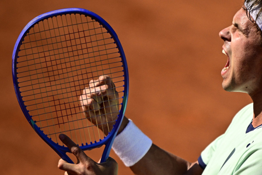 Roviti Međedović nije imao šansu! Altmajer iskoristio sve poklone i izbacio Srbina sa Rolan Garosa!