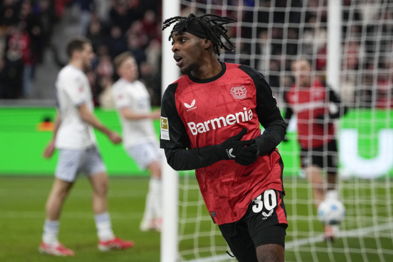 Bajer se osipa, Liverpul "trlja ruke": Stigao novi Holanđanin (FOTO)