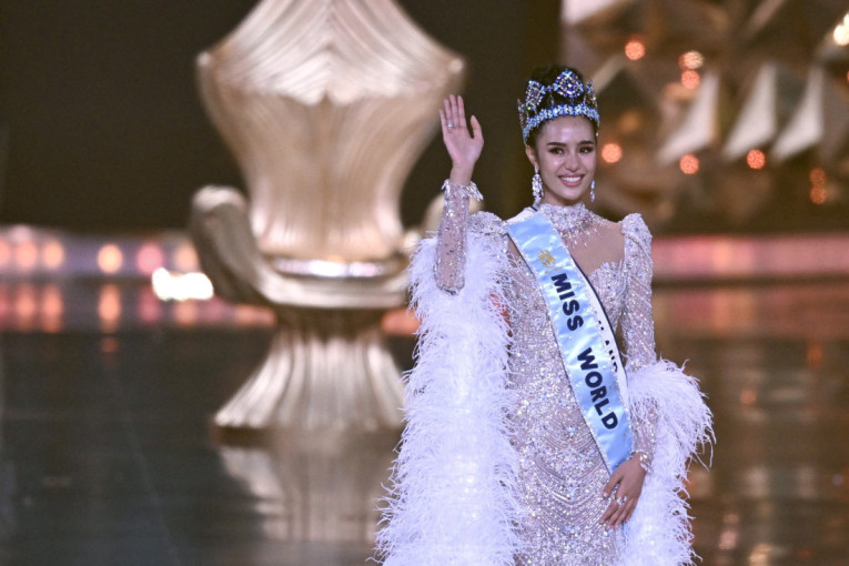 Ko je nova mis sveta 2025: Sa svega 16 pobedila rak, a sada je lepa Tajlanđanka ušla u istoriju (FOTO)