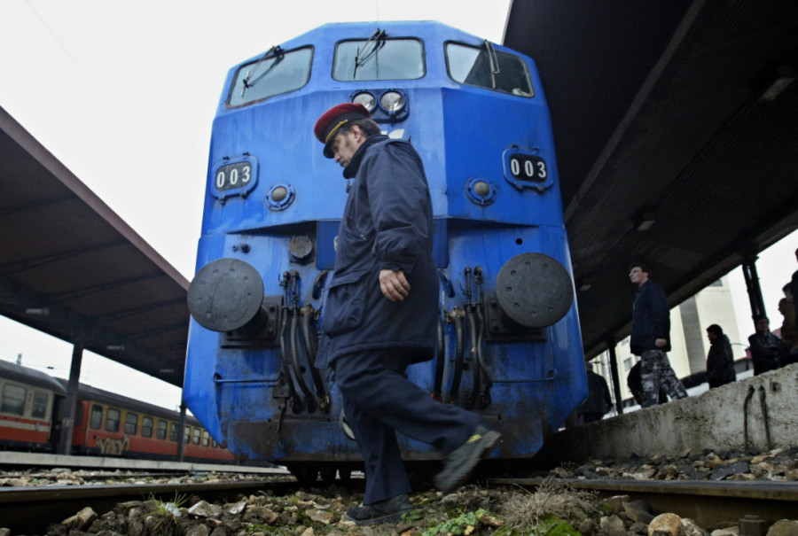 Horor! Teretni voz naleteo na auto kod Zrenjanina