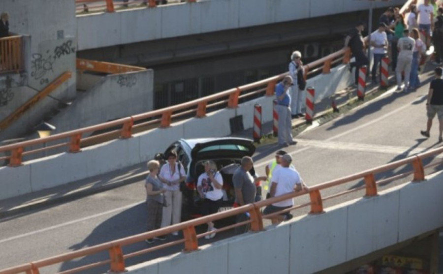 Blokaderi se razotkrili, vraćaju žutog gazdu Đilasa u fotelju?! Porodice sa decom terali preko mosta na Adi! (FOTO/VIDEO)