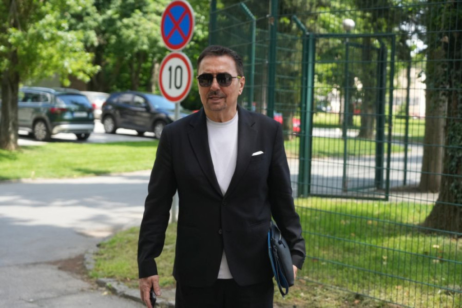 Dok Kebinom sinu brak visi o koncu, pevač uradio ovo: Potezom zaprepastio javnost!